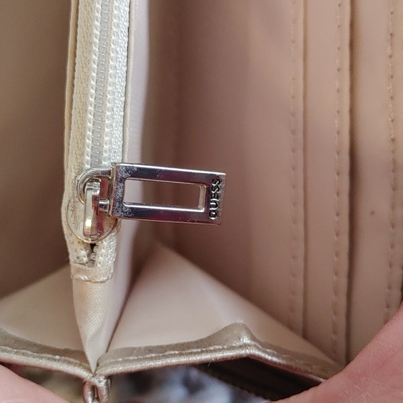 🍁LARGE GUESS WALLET WITH WRISTLET LIGHT GRAY/STONE COLOR - Picture 5 of 13